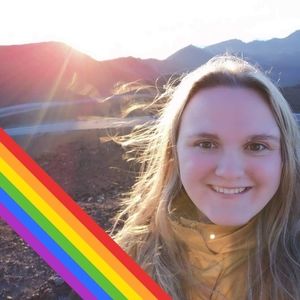 Meet your Posher, Caitlin